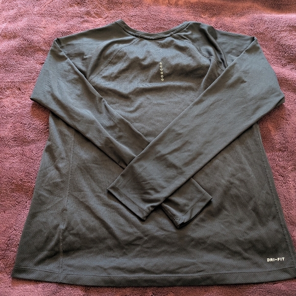 Nike Women's Dri Fit Black Long Sleeve Shirt XL - Picture 4 of 4